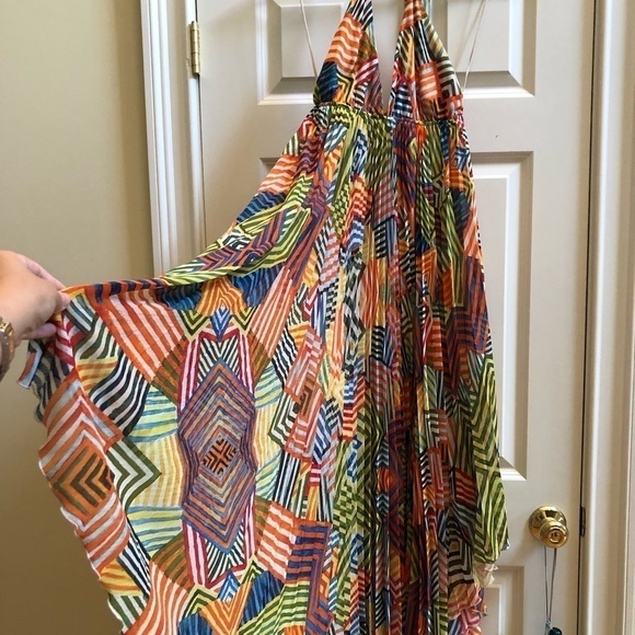 Alice + Olivia Ollie Handkerchief Printed Dress 10 - Picture 6 of 10